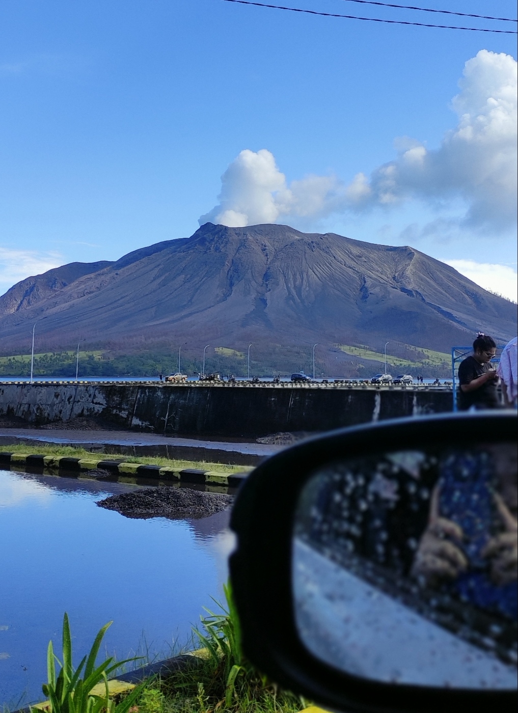 Potret Gunung Ruang pasca erupsi.