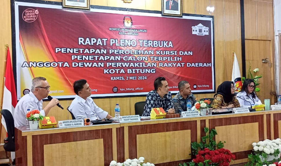 Rapat pleno terbuka penetapan perolehan kursi dan penetapan calon terpilih anggota DPRD Kota Bitung.(Franky Sumaraw/MP)