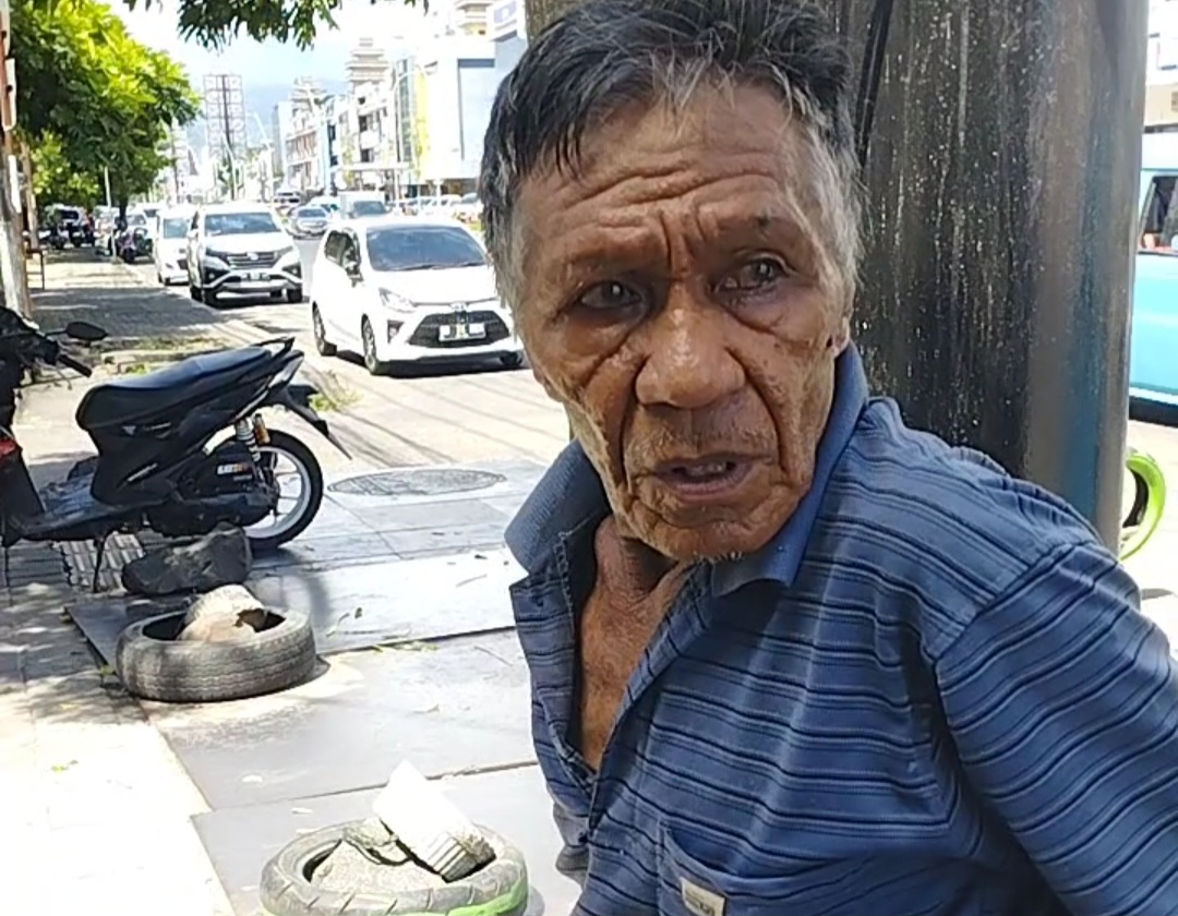 Abdurahman S, sebelumnya merasa tertekan karena Pol PP mendadak menyita kompresor miliknya.
