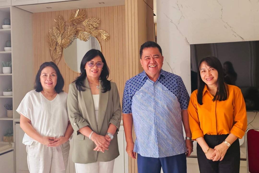DITERIMA: Sekkab Minahasa Lynda Watania (kedua kiri) didampingi Direktur RSUD Tondano dr Nancy Mongdong (paling kanan), saat di Kemenkes RI dan diterima Dirje P2P dr Maxi Rondonuwu, Selasa (14/5/2024)