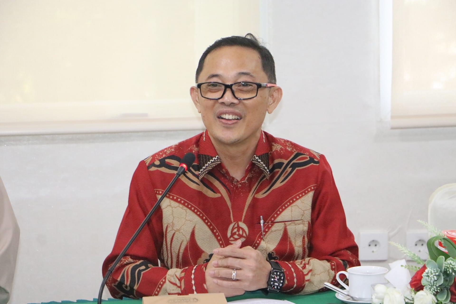 Rektor Unsrat Prof Berty Sompie