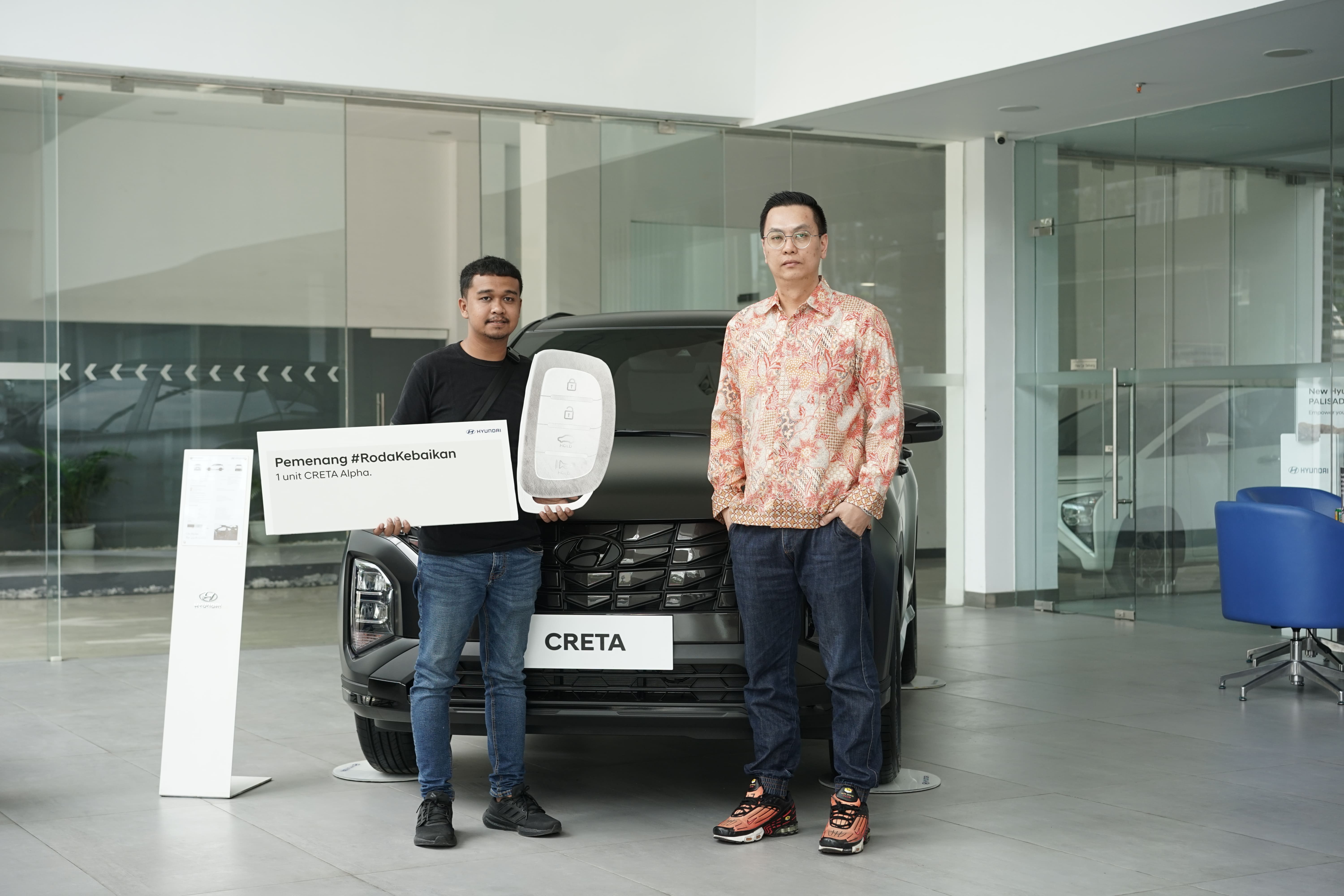 Serah Terima Hadiah Program #RodaKebaikan