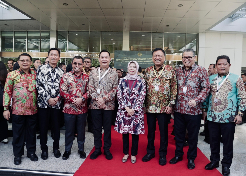Gubernur Olly Dondokambey  Saksikan Penyampaian LHP LKPP,  Presiden Jokowi Terima Opini WTP