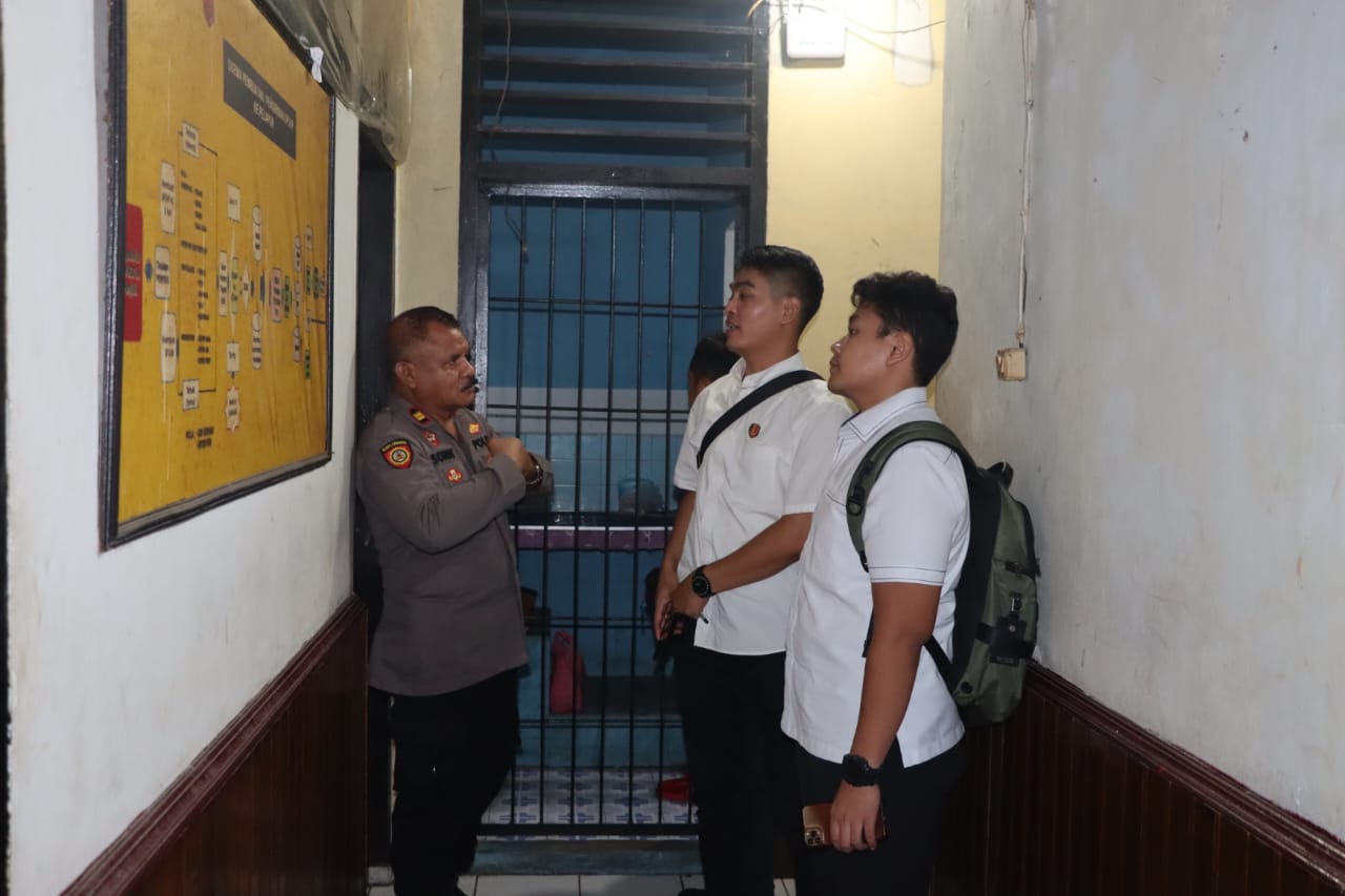 Tim Rorenrim Bareskrim Polri melakukan pengecekan langsung kondisi ruangan tahanan, saat melakukan supervisi di Polres Bitung.(Dok Istimewa)