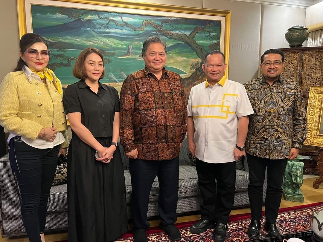 Christiany Eugenia Paruntu, Michaela Paruntu, Airlangga Hartarto, Elly Lasut, dan Teuku Riefky Harsya.