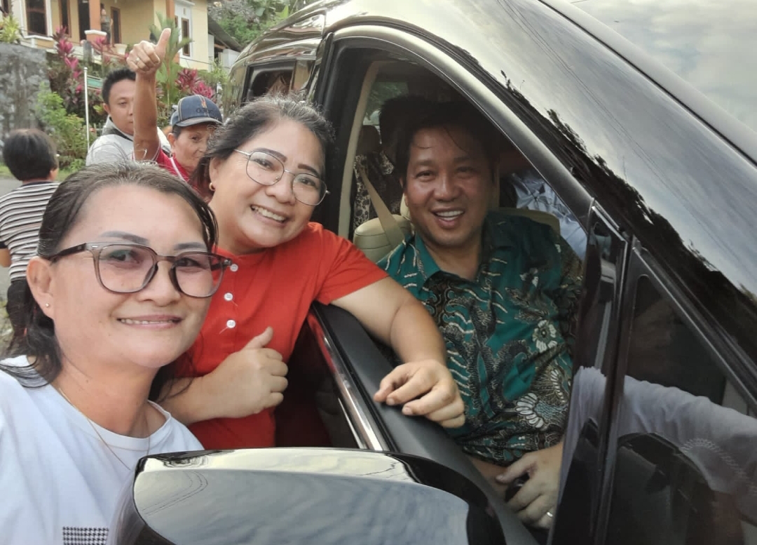 Wagub Steven Kandouw dicegat warga saat menghadiri Pengucapan di Minsel