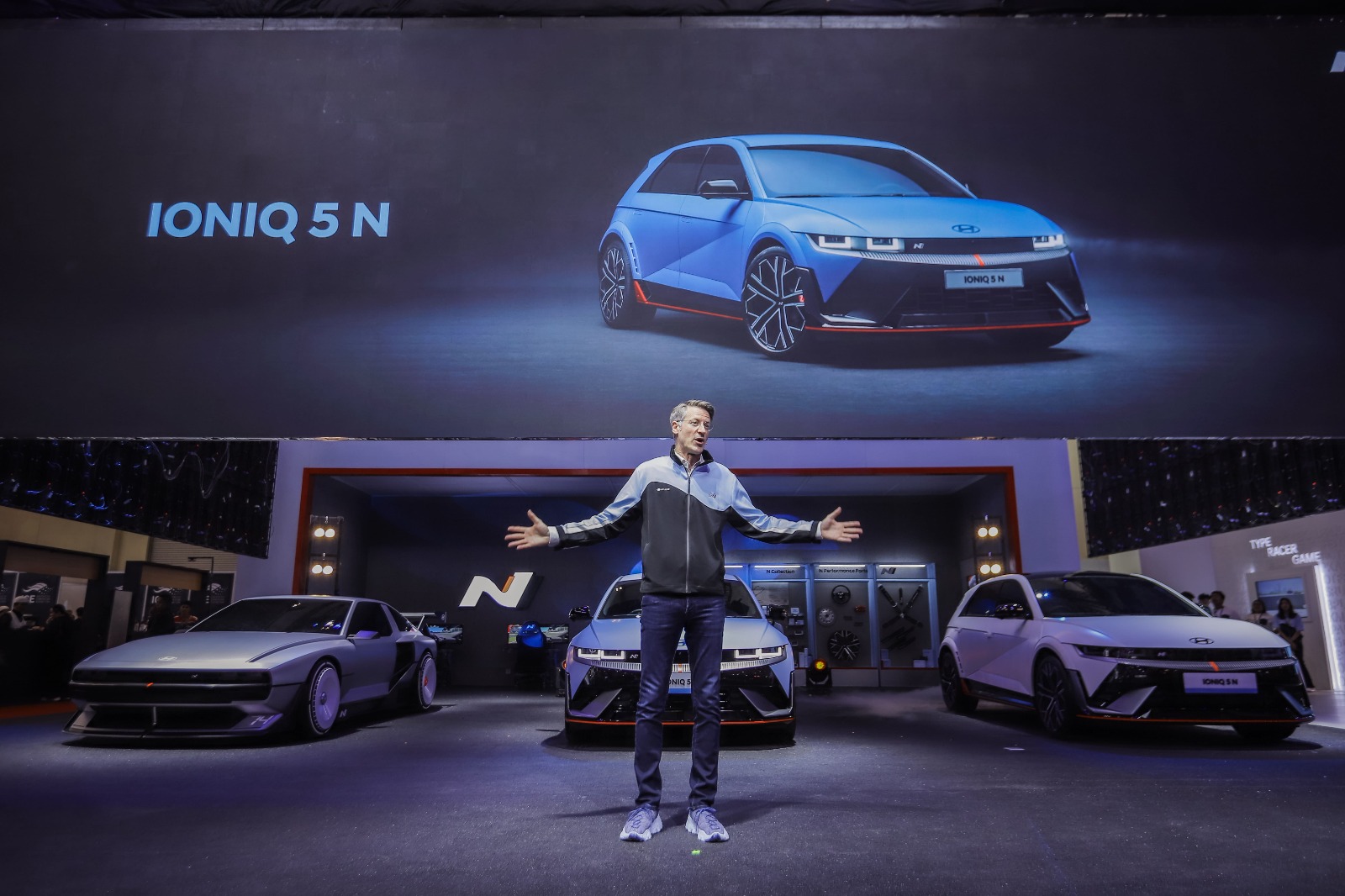 Till Wartenberg, Vice President of Hyundai N & Motorsports mengenalkan Hyundai N dan IONIQ 5 N dalam acara peluncuran IONIQ 5 N di GIIAS 2024