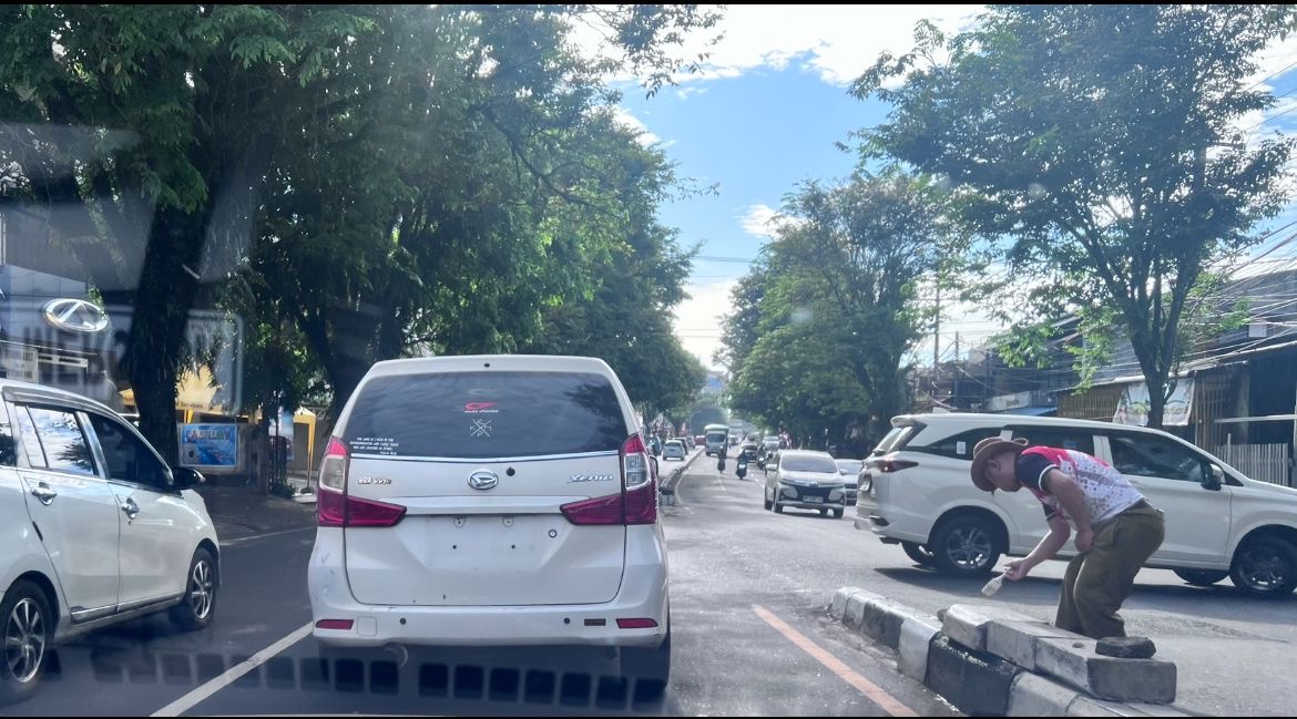 Jadi penyakit masyarakat, kendaraan bermotor yang tidak memakai tanda nomor kendaraan atau plat nomor polisi serta berknalpot racing, terpantau masih bebas berkeliaran di jalanan Kota Manado.