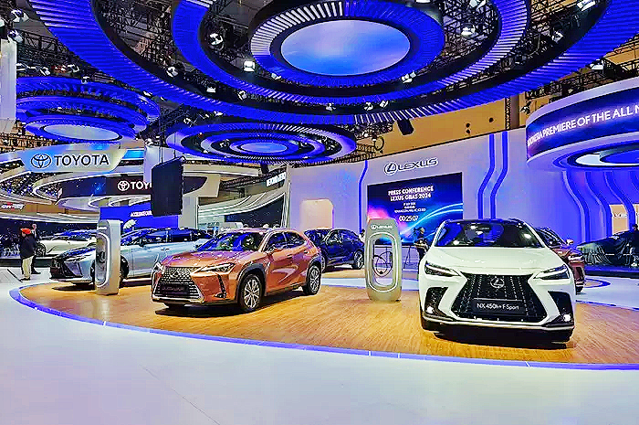 Deretan mobil baru di GIIAS 2024. (Rian Alfianto/JawaPos.com)
