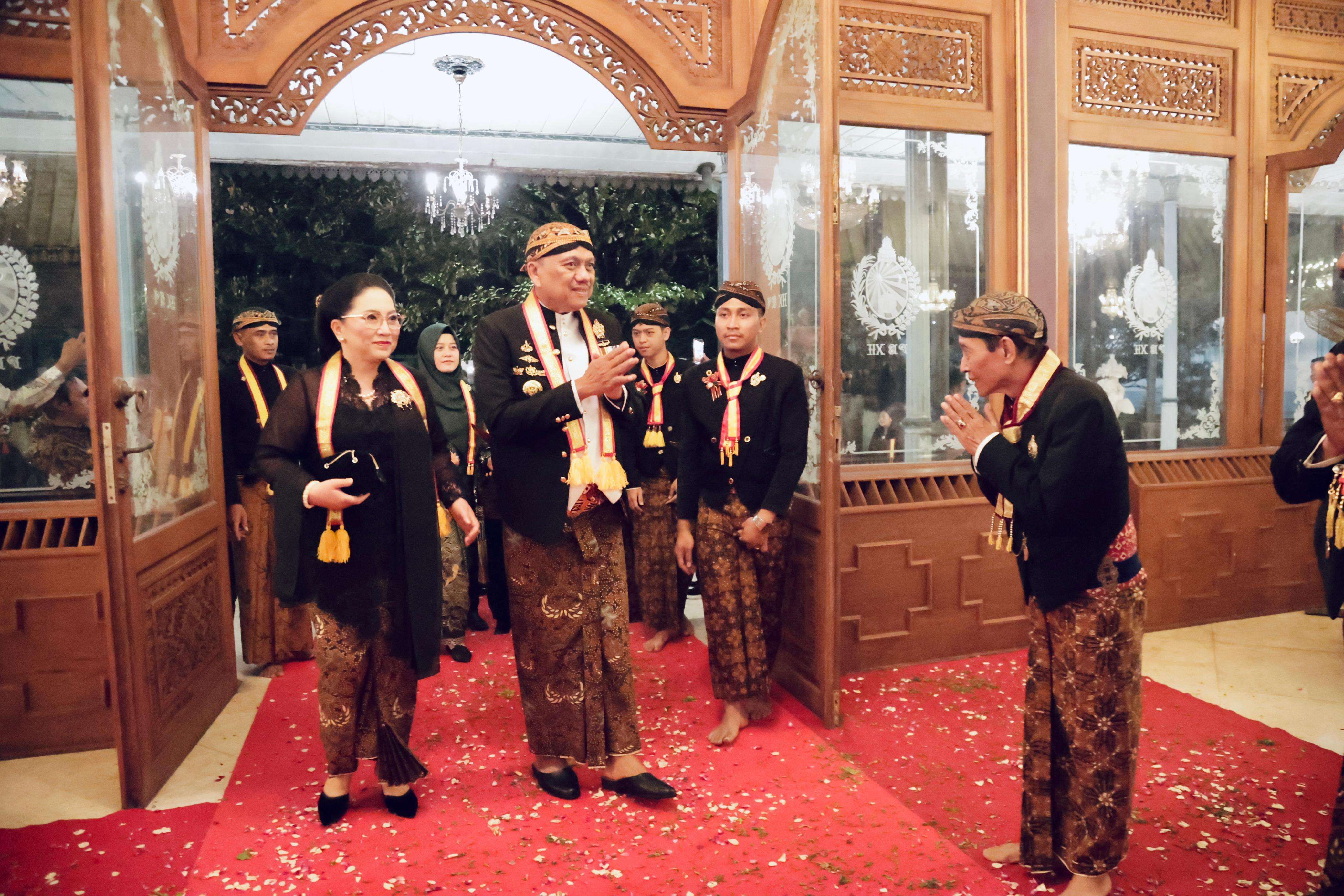 Ini sebagai pengakuan atas kontribusi Gubernur Olly Dondokambey dan Rita Tamuntuan, dalam mendukung dan melestarikan nilai-nilai budaya dan sejarah Keraton