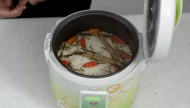 Ilustrasi Rice Cooker. (Tangkapan Layar YouTube Galeri Rasa Channel)