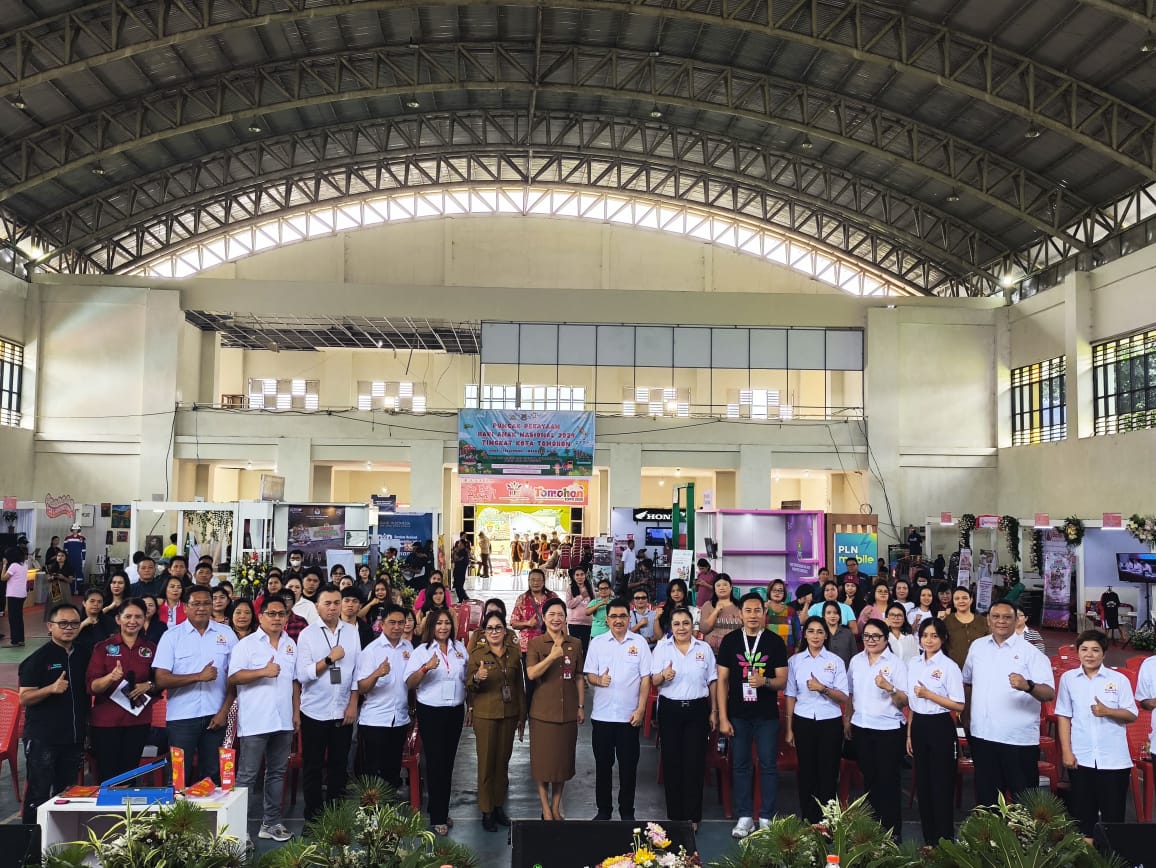 SINERGI BERSAMA: Jajaran KADIN Tomohon, bersama narasumber, peserta dan perwakilan SKPD terkait Pemkot Tomohon di gelaran Sharing Knowledge. Dok Jul/MP