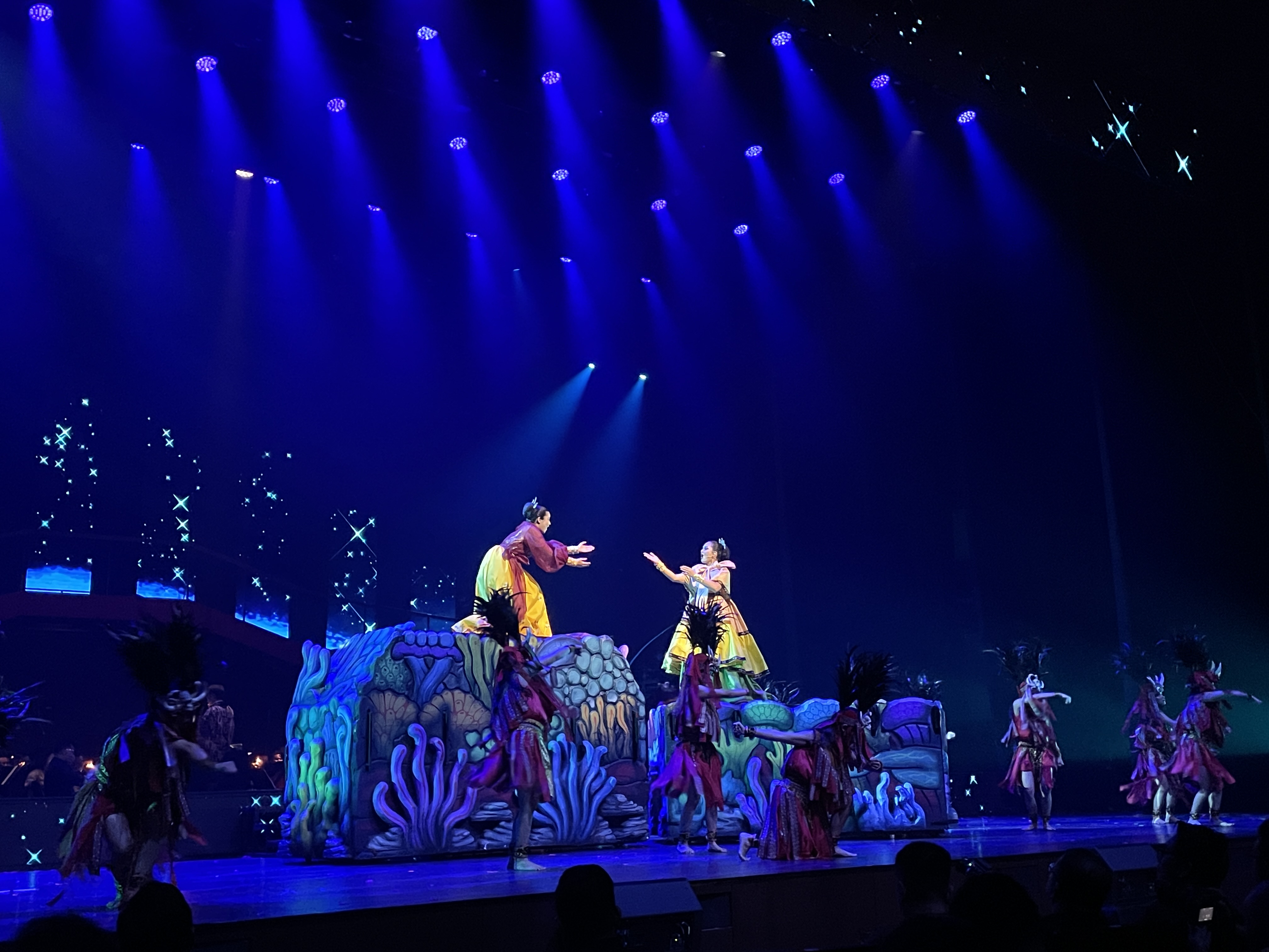 Lagu daerah Minahasa &lsquo;O Ina Ni Keke&rsquo; dibawakan Alicia Hartono dan Christine Tambunan dalam pentas Pagelaran Sabang Merauke 2024 di JIEXPO Theatre Jakarta, Jumat (16/8) kemarin. Foto: Foggen/MP