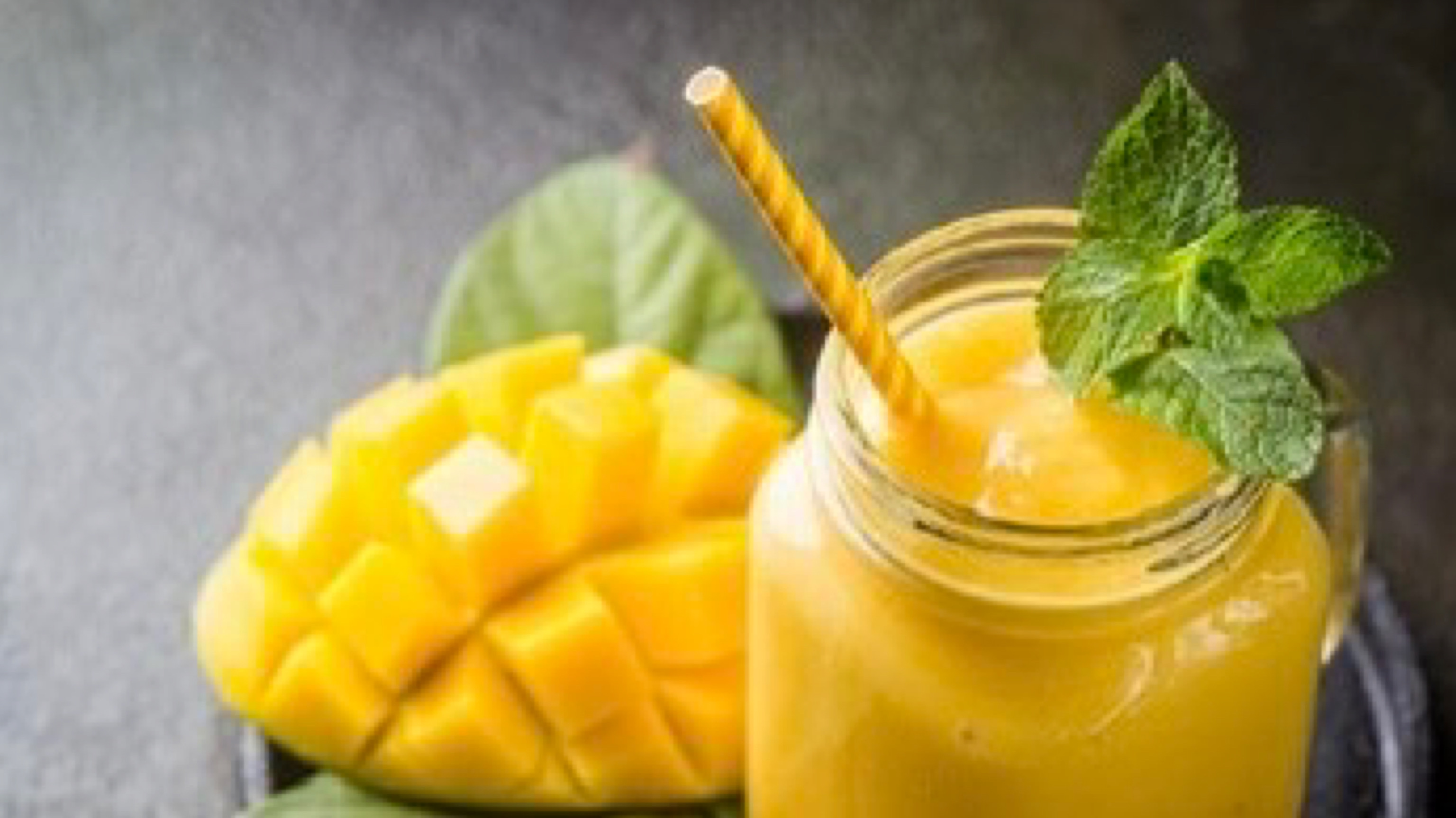 Ilustrasi jus mangga (iStockphoto/Roxiller)