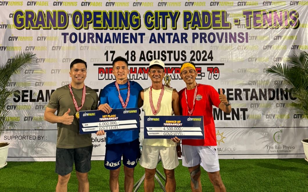 (Dari kiri) Ifan dan Edwin menjadi juara di pertandingan Padel antar Provinsi di City Padel Denpasar (Istimewa)