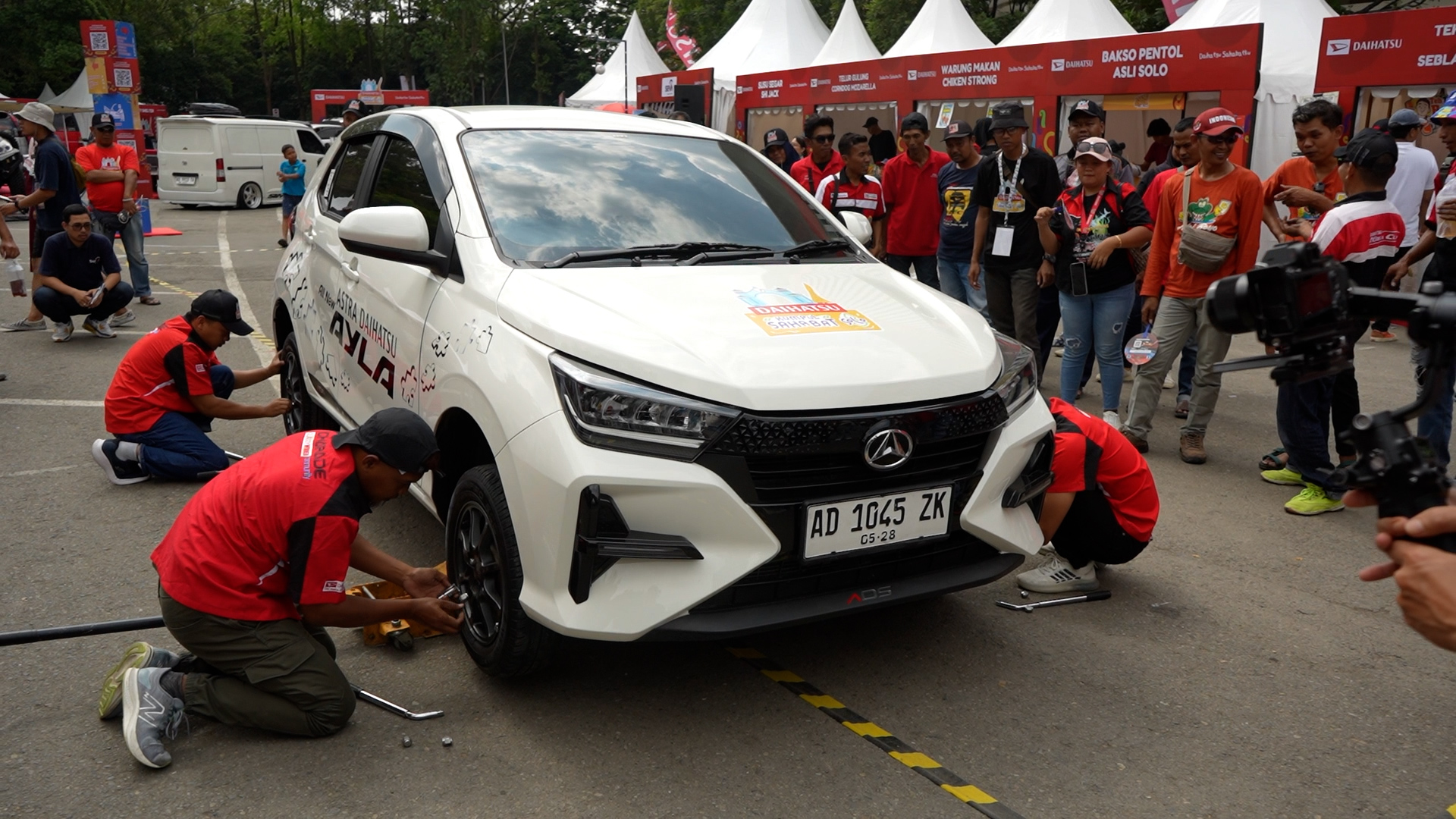 Salah satu hiburan kompetisi games yang diikuti oleh komunitas dalam meramaikan acara Daihatsu Kumpul Sahabat di Solo.