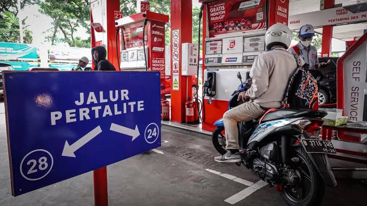 Pengisian BBM Jenis Pertalite bakal dibatas untuk sejumlah jenis kendaraan. Dok Jawapos.