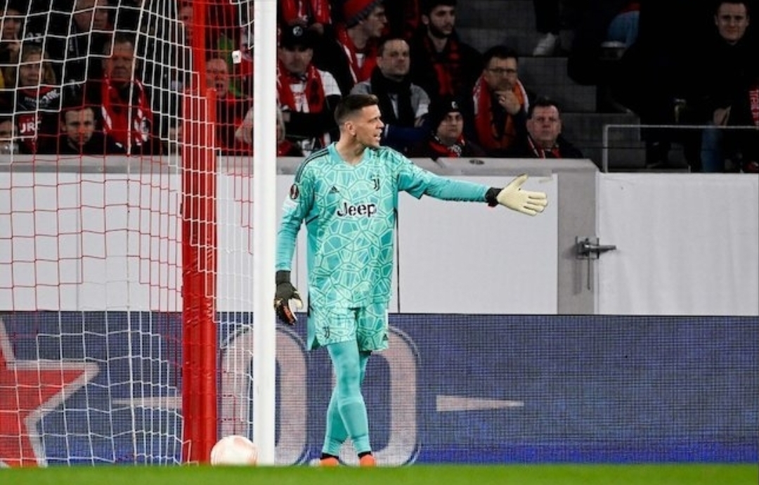 Ekspresi Wojciech Szczesny dalam laga Liga Europa 2022/2023 Freiburg vs Juventus, Jumat (17/3/2023)