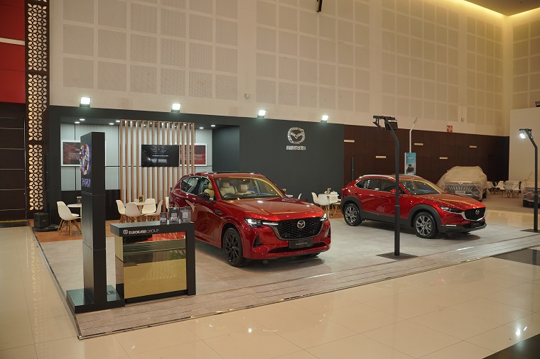 Elegansi dan performa premium Mazda bersinar di GIIAS Surabaya 2024. Temukan harmoni sempurna antara desain dan teknologi di booth Mazda.