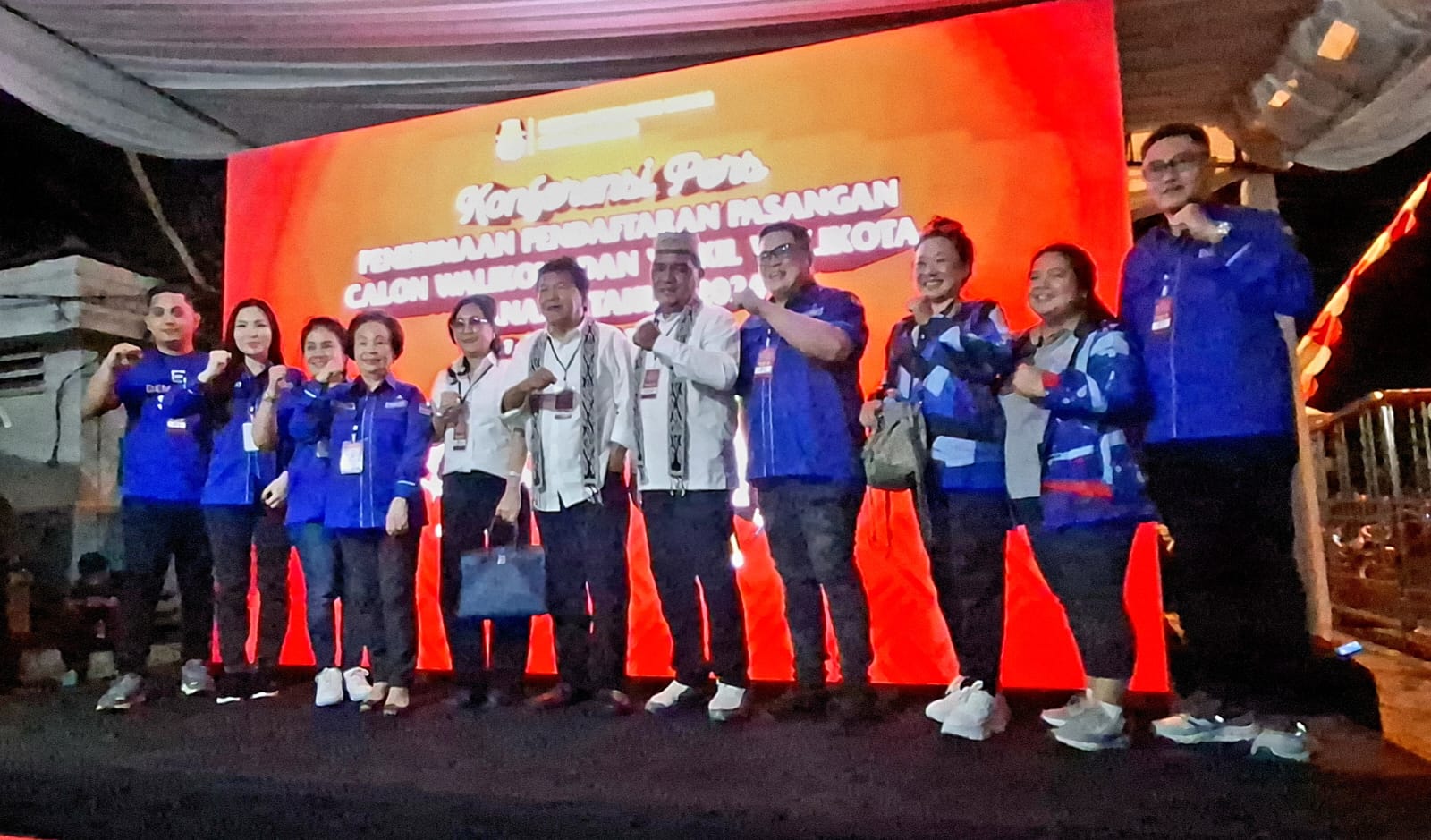 INJURY TIME: Partai Demokrat Kota Manado buat kejutan. Duet Audy Karamoy-Lucky Datau resmi didaftarkan sebagai bakal calon wali kota dan wakil wali kota Manado, di Kantor KPU Manado, Kamis (29/08/24).