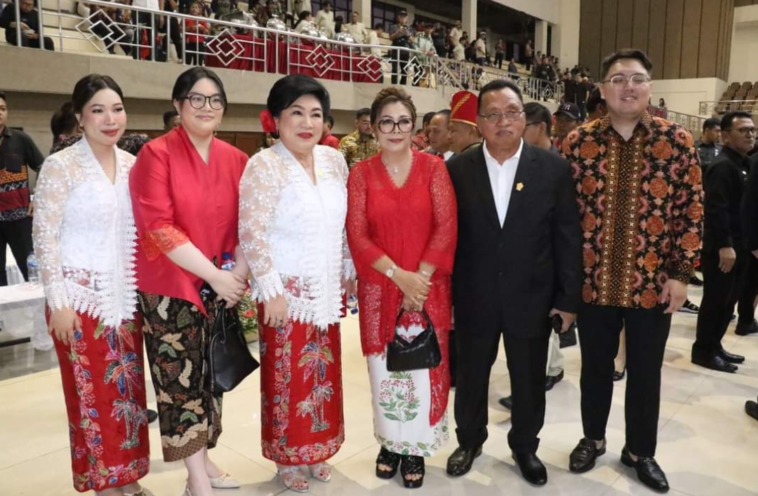Saat bersama keluarga tercinta usai pelantikan.