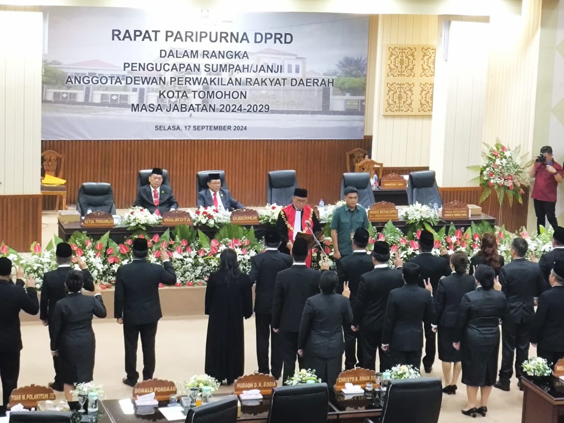 Anggota DPRD Tomohon periode 2024-2029 siap menjalankan tugas usai pelaksanaan pengangkatan sumpah janji. Dok Jul/MP