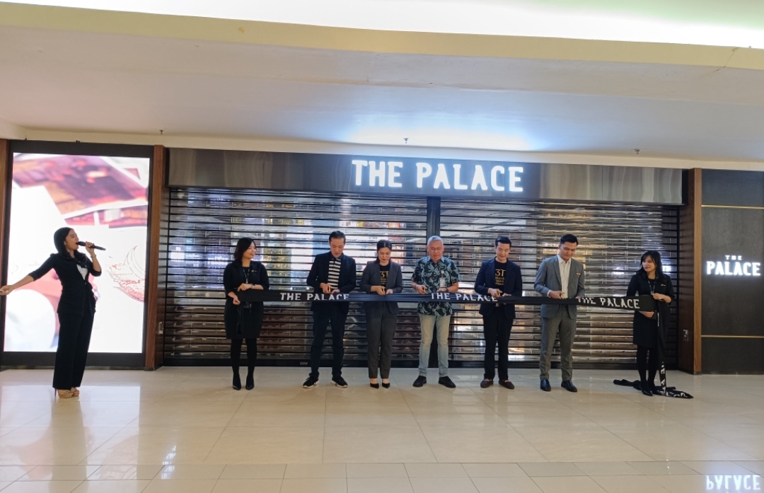 Momentum pembukaan gerai The Palace Jeweler di Megamall Manado