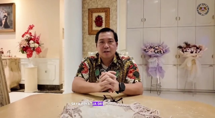 UNGKAPAN: Wakil Ketua BPMS Bidang Pengembangan Sumber Daya dan Diakonia, Steven Kandouw saat memberikan sejumlah data capaian.
