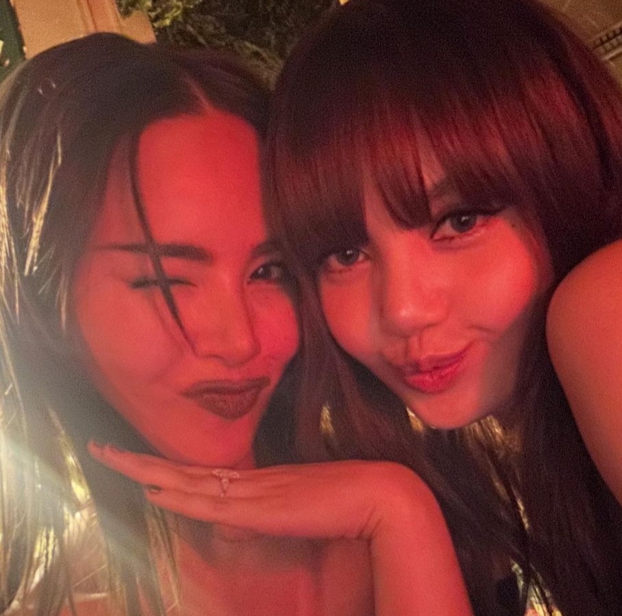 Kedekatan Lisa dan Urassaya