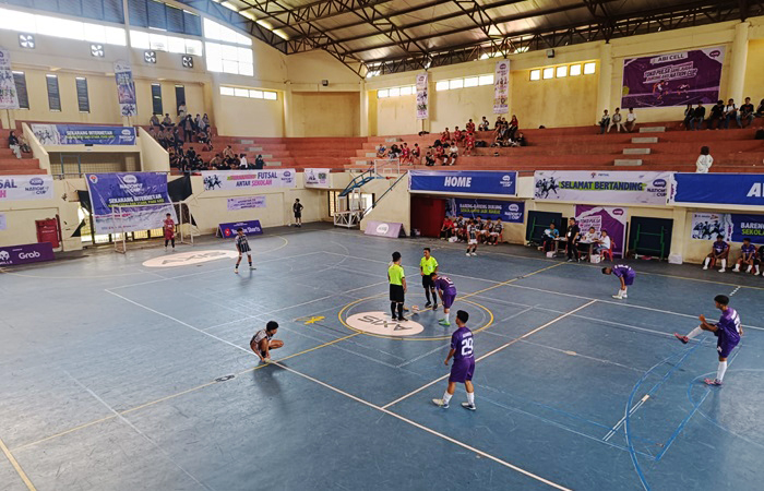 SERU: Momen jalannya AXIS Nation Cup 2024 di tingkat prelimanary Sulawesi Utara di GOR Politeknik Negeri Manado.