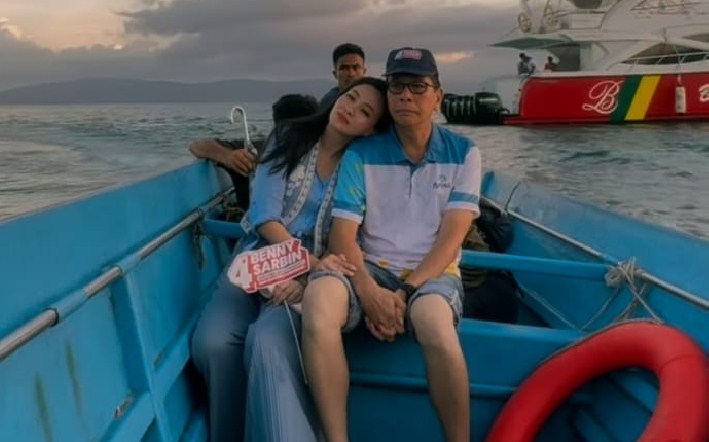 Potret Kemesraan Sherly Tjoanda dan Benny Laos