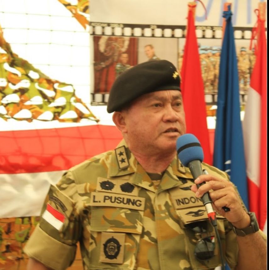 Mayjen TNI (Purn) Lodewyk Pusung
