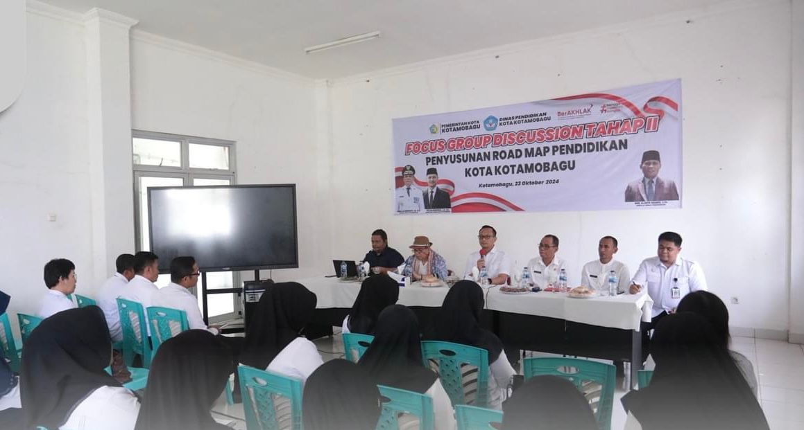 FGD tentang Peta Jalan atau Road Map Pendidikan Kotamobagu tahap II, di aula kantor Dinas Pendidikan, Rabu (23/10/2024).