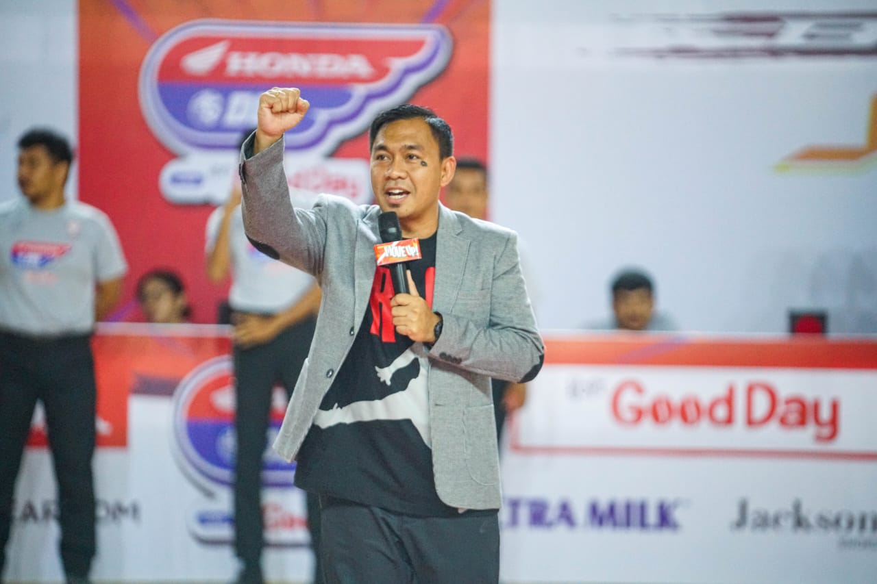PJS Walikota Manado memberikan sambutan dan membuka acara Honda DBL with Kopi Good Day 2024