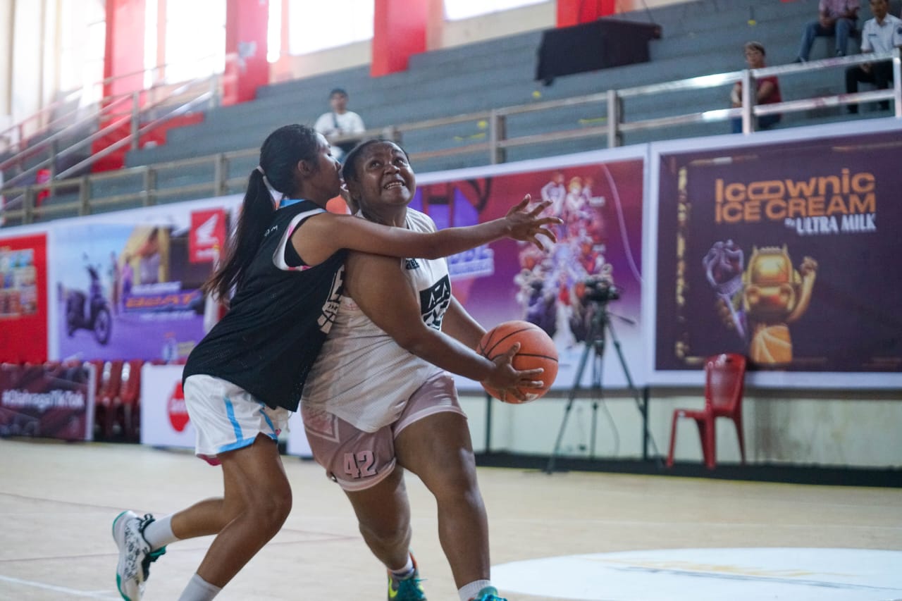 AZA 3X3 Competition SMA Lokon St. Nikolaus Tomohon (Jersey Terang) Vs SMA N 1 Amurang Timur (Jersey Gelap).