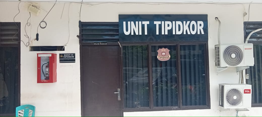 JM selaku bendahara pembangunan salah satu gereja, menjalani pemeriksaan di Ruang Tipidkor Polres Bitung.(Dok Istimewa)