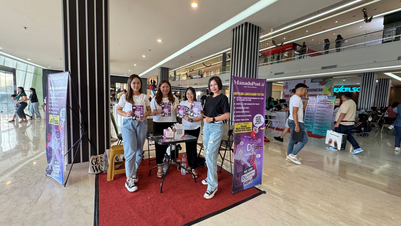 PUSAT INFORMASI DI SULUT: Booth ManadoPost.Id hadir di Manado Town Square (Mantos) 3. Tepatnya di Pintu Masuk, Lobby Utama. Samping Starbucks Coffee.