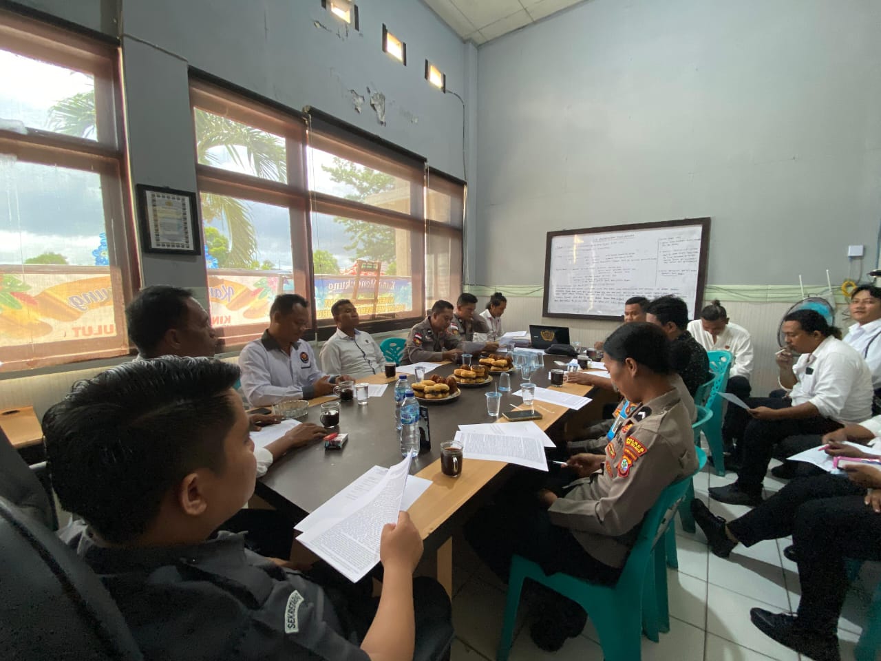 Penetapan Tersangka-Situasi gelar perkara di ruangan gelar Sat Reskrim Polres Talaud terkait pelanggaran Pemilihan. (Istimewa)