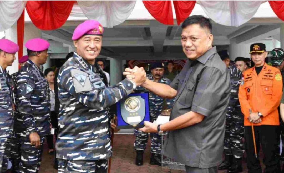 Gubernur Olly Dondokambey  Lepas Kirab Siswa Dikmata TNI AL, Apresiasi Kepala Staf Angkatan Laut