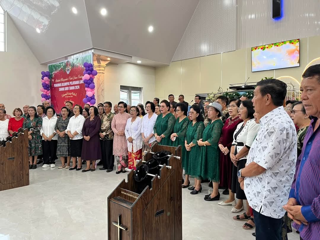 BERSUKACITA: Ibadah Sambut Natal Yesus Kristus Kelompok Pelayanan Lansia (KPL) Sinode GMIM digelar di Jemaat Sentrum Wilayah Amurang Satu, Sabtu (14/12/24).