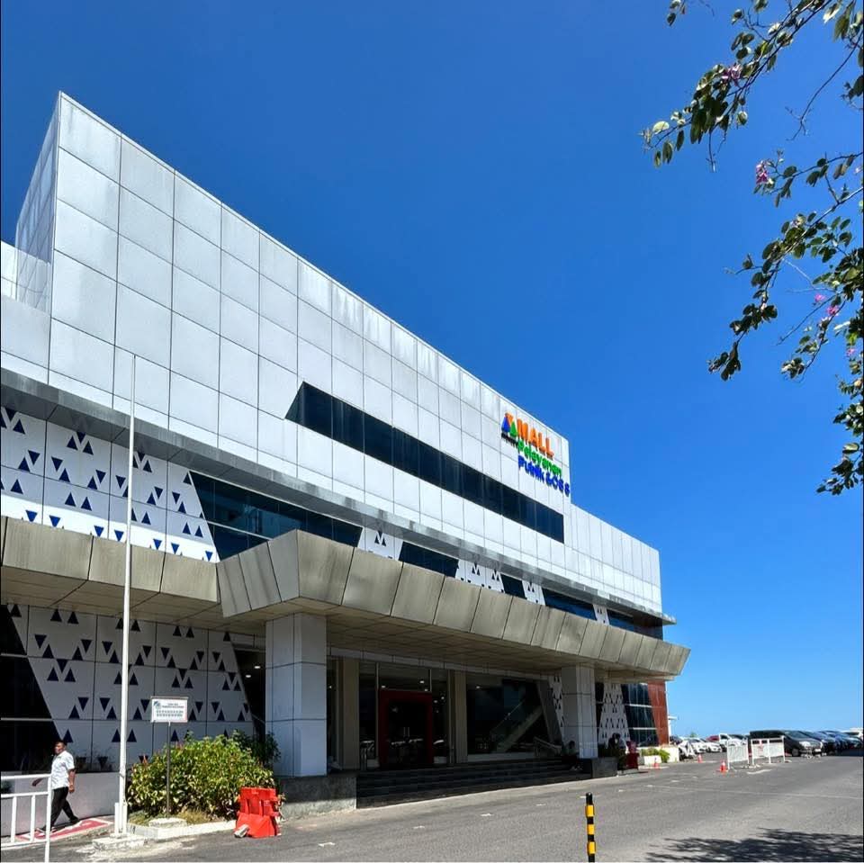 KANTOR Mall Pelayanan Publik Kota Manado.