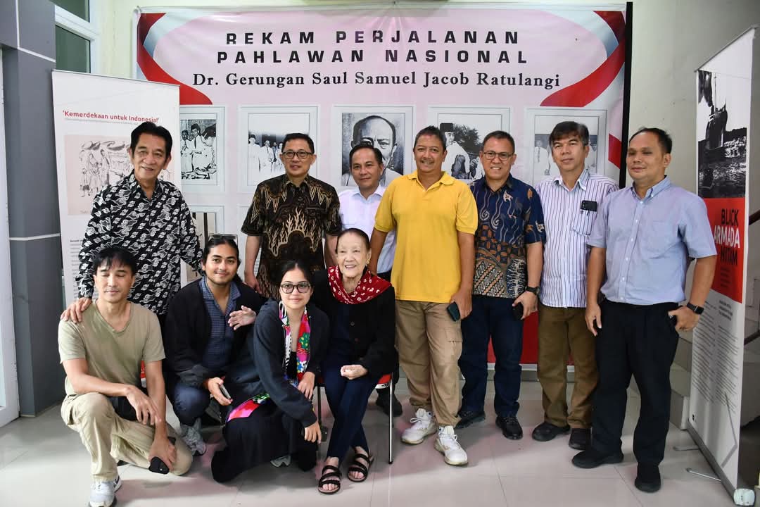 SILATURAHMI: Keluarga Besar Pahlawan Nasional Dr Gerungan Saul Samuel Jacob (GSSJ) Ratulangi mengunjungi Kampus Universitas Sam Ratulangi (Unsrat) Manado, khususnya ke Wale ne Sam Ratulangi.