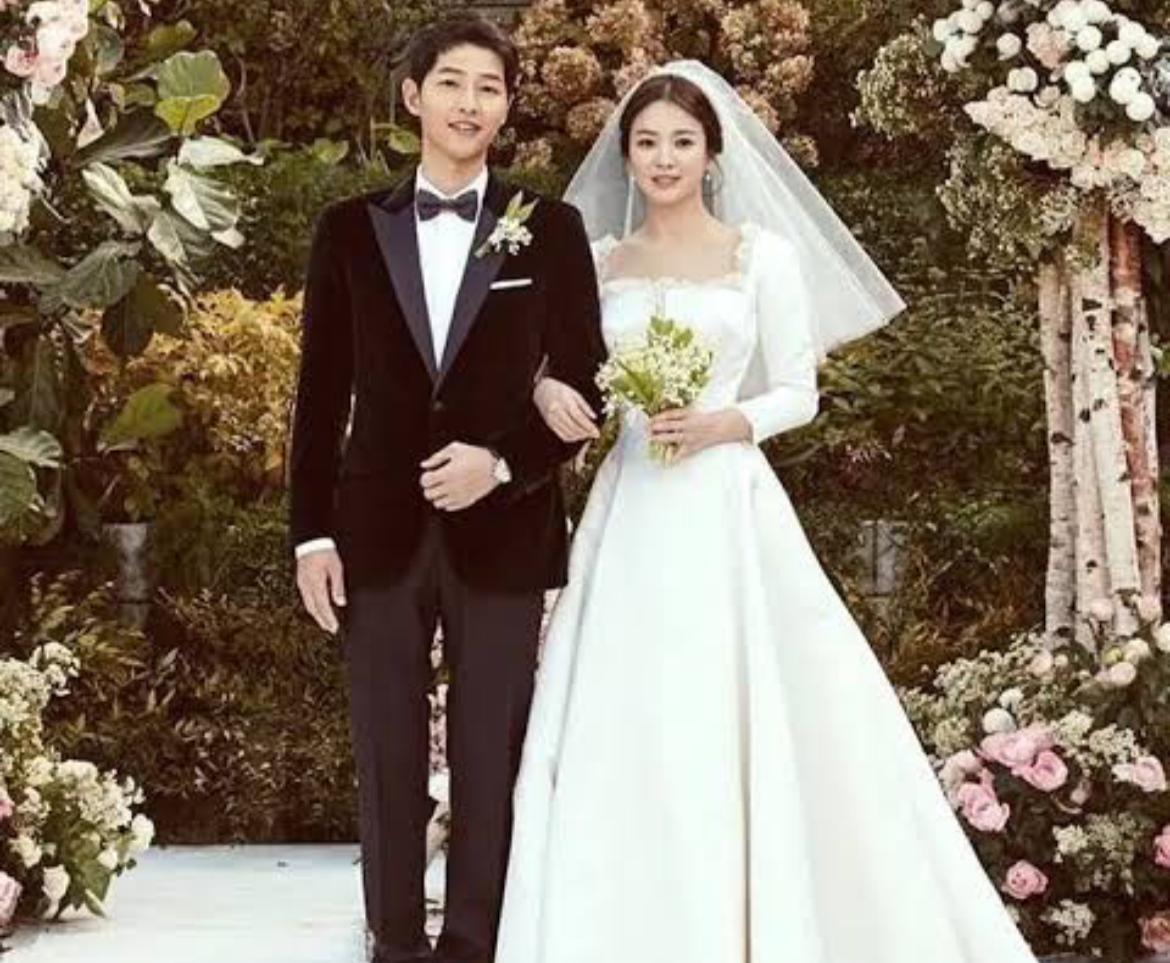 Kenangan foto pernikahan Song Hye Kyo dan Song Joong Ki.