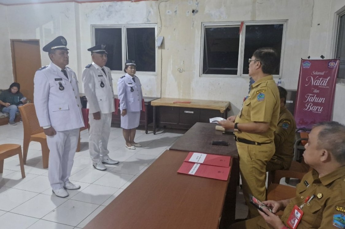MULAI TUGAS: Pelantikan tiga Pj Kumtua digelar di Kantor Bupati Minut, kemarin.