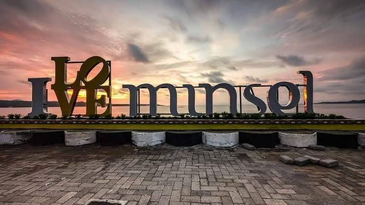 Monumen terkenal di Kabupaten Minahasa Selatan