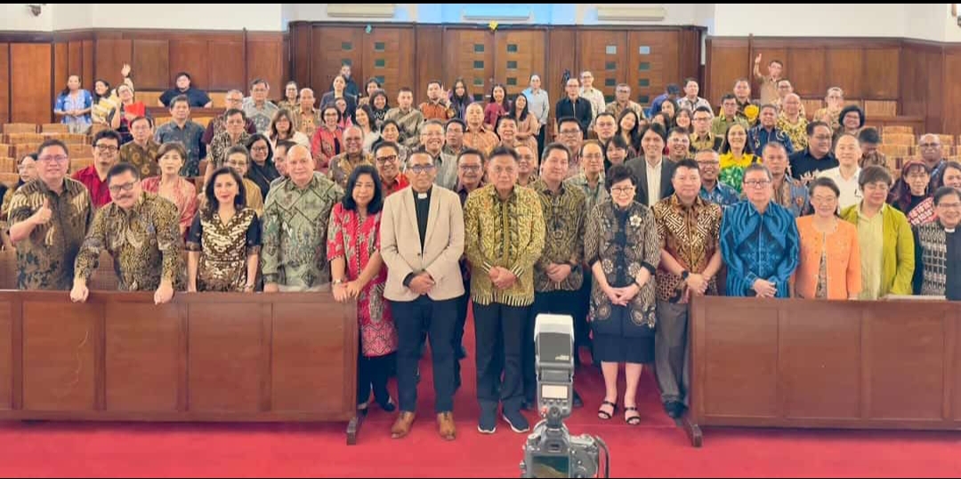 Olly Dondokambey Dilantik Sebagai Ketua Panitia HUT ke-75 PGI di Gereja Paulus. Tampak Olly Dondokambey dan panitia lainnya