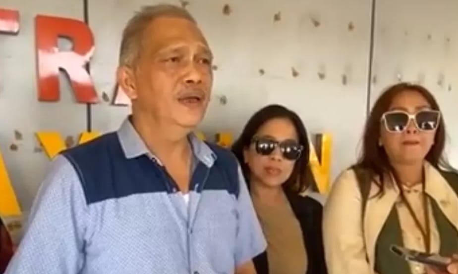 MELAPOR: Erick Mingkid dari LBH Makapetor dan rombongan mendatangi SPKT Polda Sulut, Kamis (27/2/2025). Dirinya mengaku mewakili sejumlah Senat Rektorat Unima untuk melaporkan Rektor Unima.