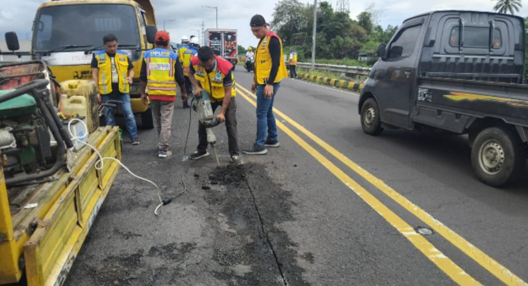 Perbaikan jalan di seluruh ruas jalan Nasional di Provinsi Sulut.
