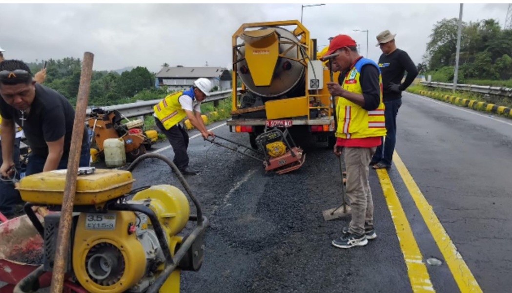 BPJN Sulawesi Utara telah melakukan perbaikan jalan di seluruh ruas jalan Nasional di Provinsi Sulut.