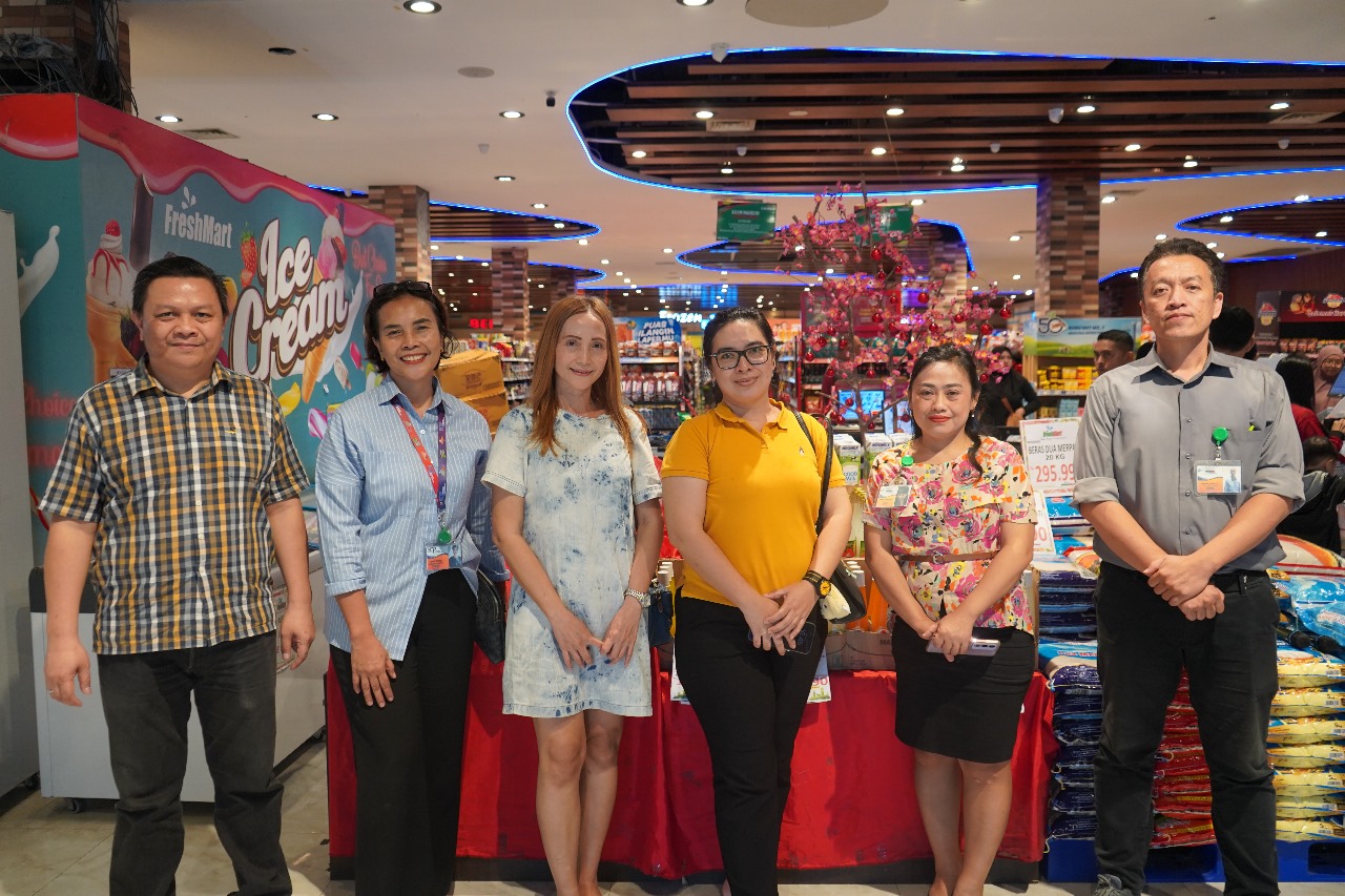 Pemenang Undian MPeople beraama Manajemen Manado Post dan Freshmart